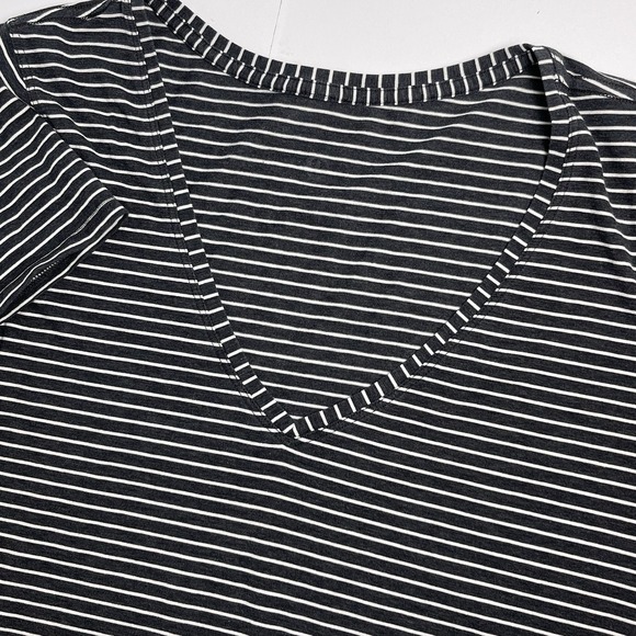 Lululemon Women's Love Tee V Neck Short Sleeve T-Shirt Black White Stripe - Picture 2 of 10